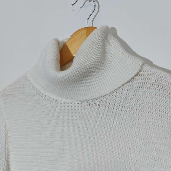 Michael Kors White Knit Turtle Neck Sweater - Picture 2 of 8